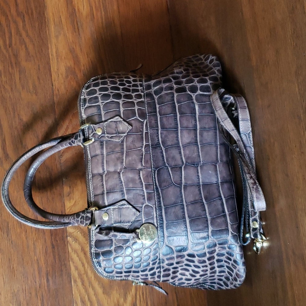 🤎 DOONEY AND BOURKE DOME SHOULDER BAG